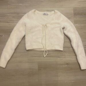 ✨Sale✨ Hollister Cream Cozy Knit Sweater with Tie